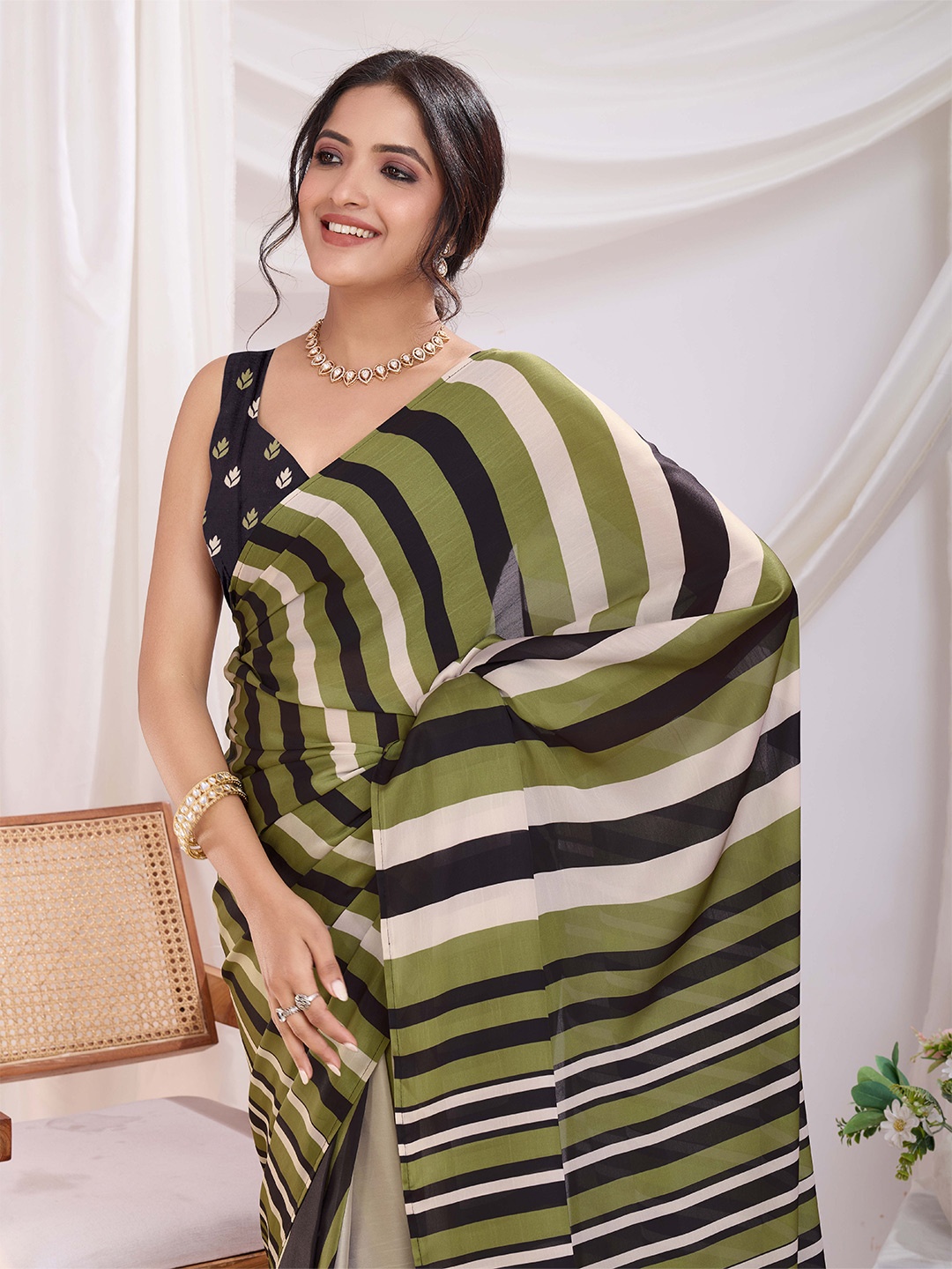 

Mitera Satin Ready to Wear Saree, Green
