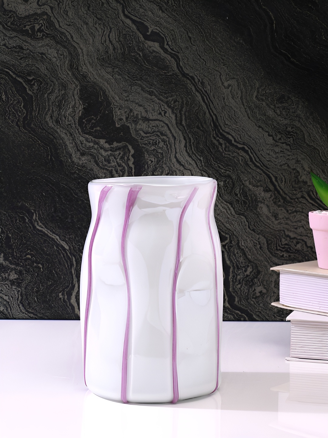 

TAYHAA White & Purple Striped Glass Flower Vase