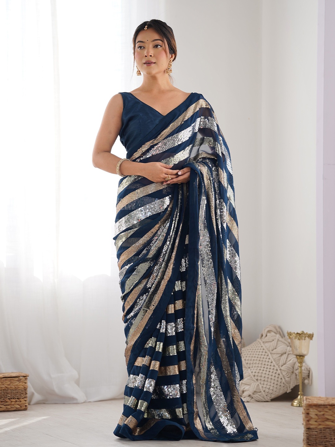 

VARNI FABRICS Embellished Sequinned Pure Georgette Saree, Teal