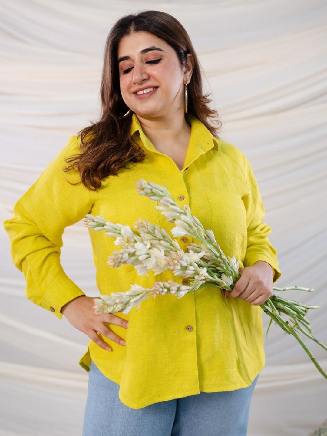 

THE INDIAN ETHNIC CO Women Yellow Solid Handwoven Linen Shirt