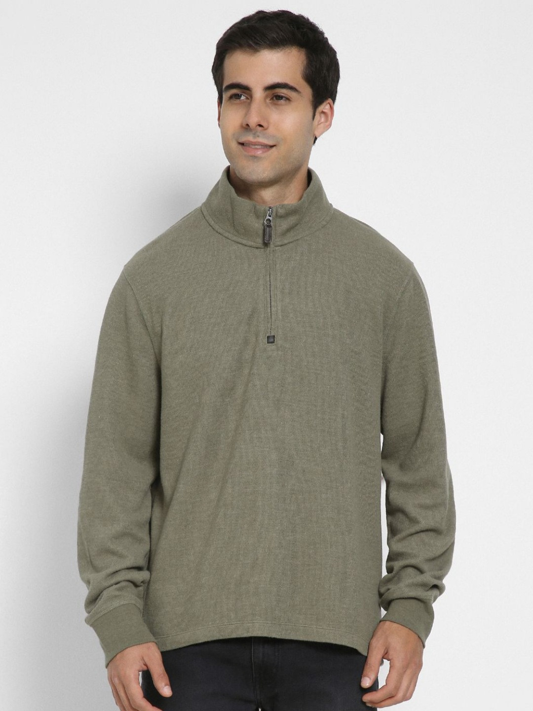 

AMERICAN EAGLE OUTFITTERS Men Solid High Neck T-shirt, Olive