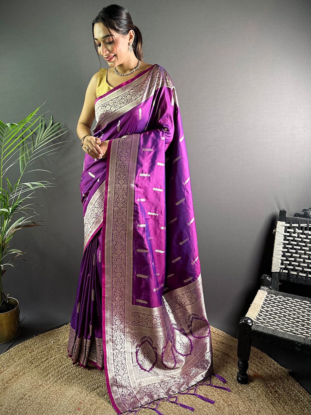 

LeeliPeeri Designer Woven Design Zari Silk Blend Banarasi Saree, Purple