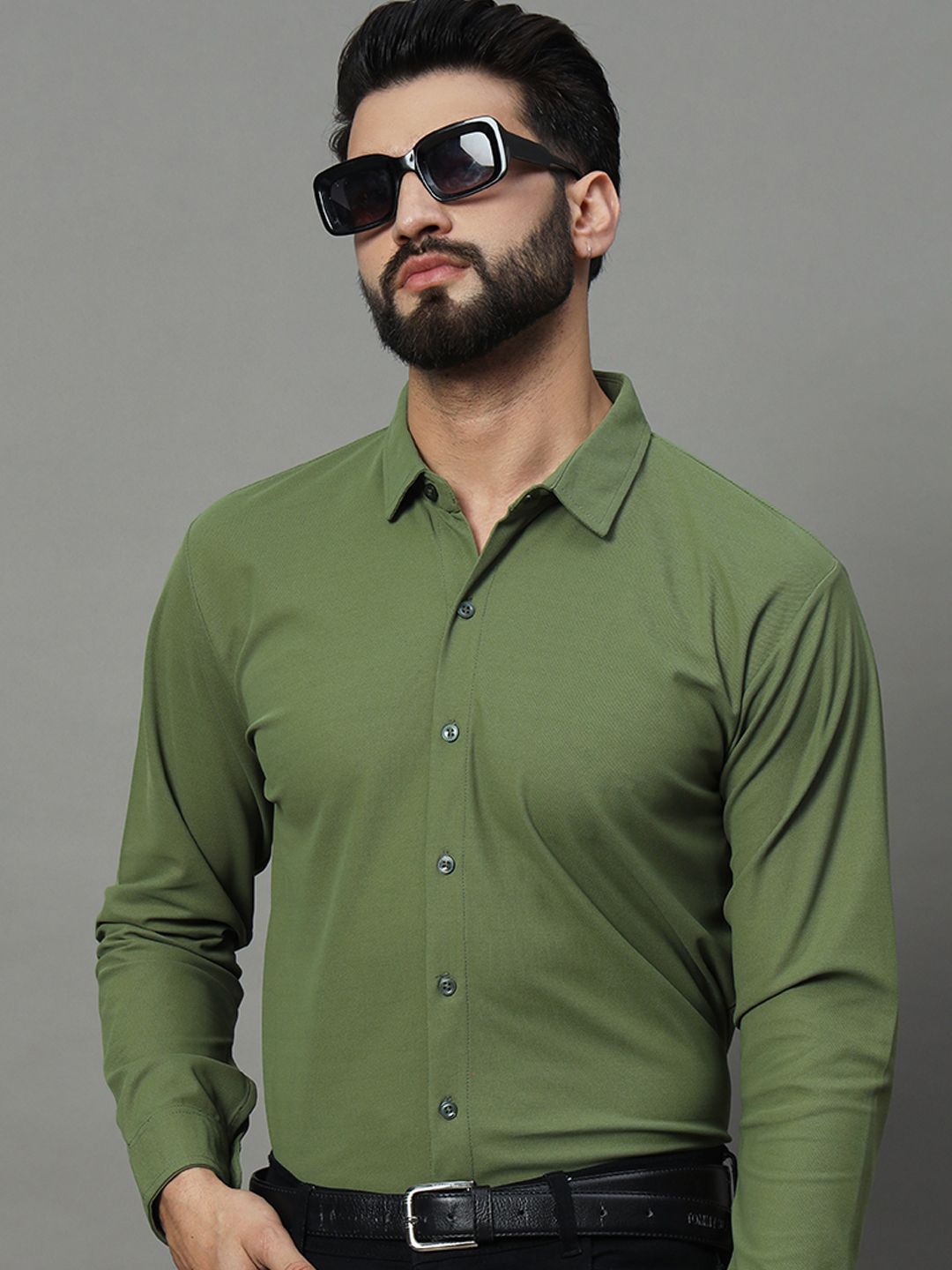 

RENUOVO Men Slim Fit Spread Collar Solid Cotton Formal Shirt, Olive