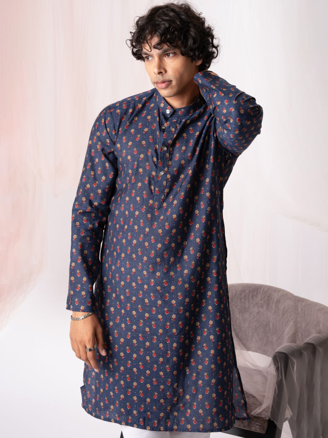 

5 Stitch Floral Printed Band Collar Straight Kurta With Pyjamas, Navy blue