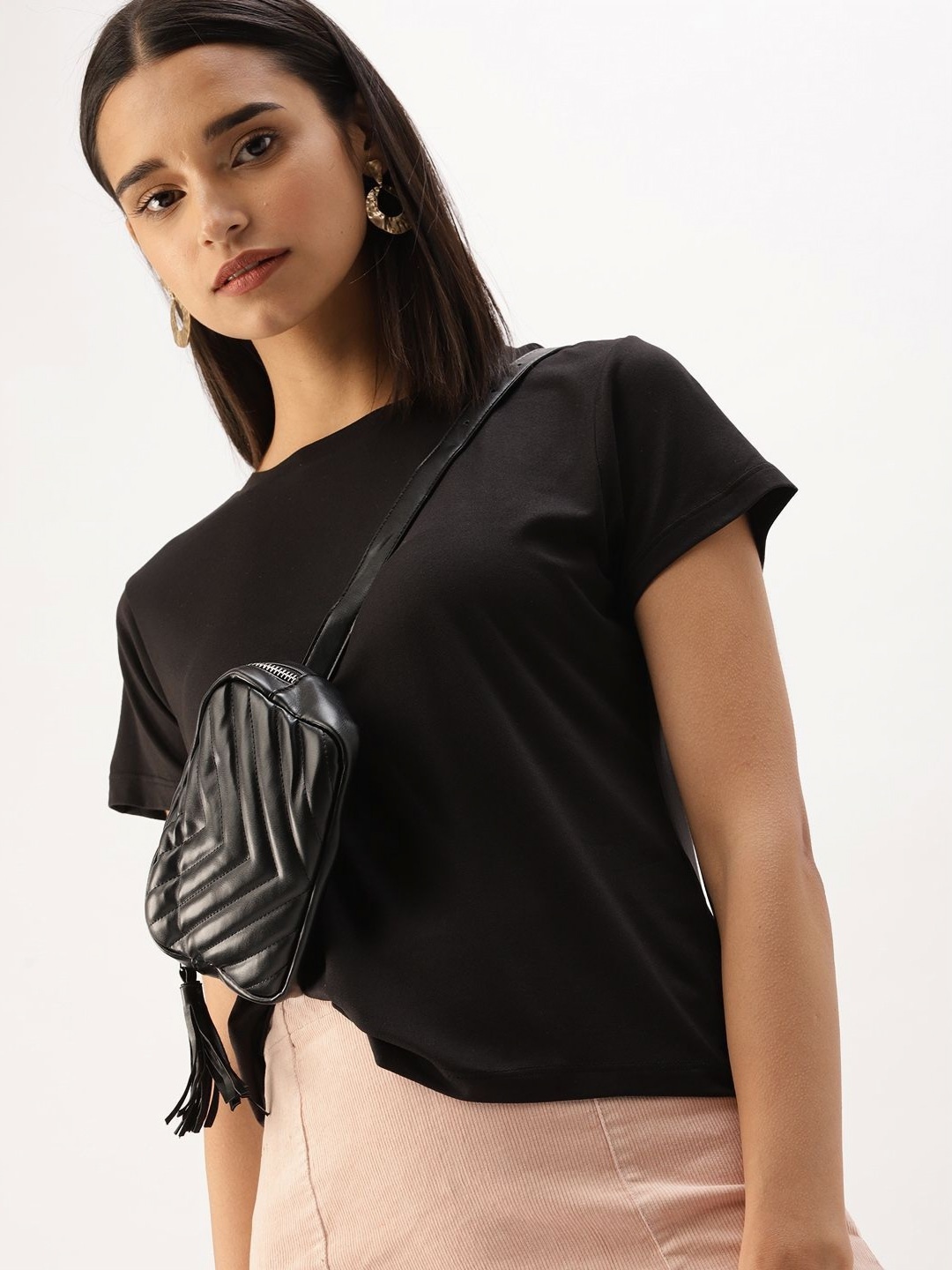 

DressBerry Women Solid Round Neck T-shirt, Black