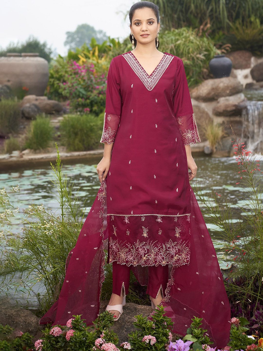 

Anouk Red Floral Embroidered Beads And Stones V-Neck Kurta With Trousers & Dupatta