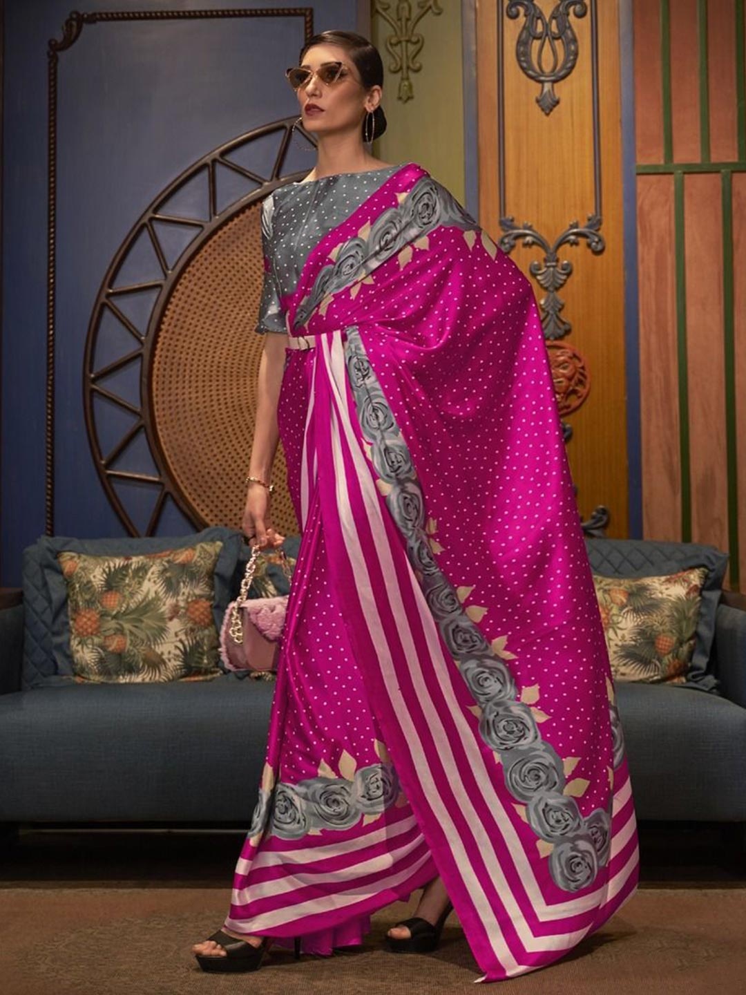 

Anouk Floral Pure Crepe Saree, Pink