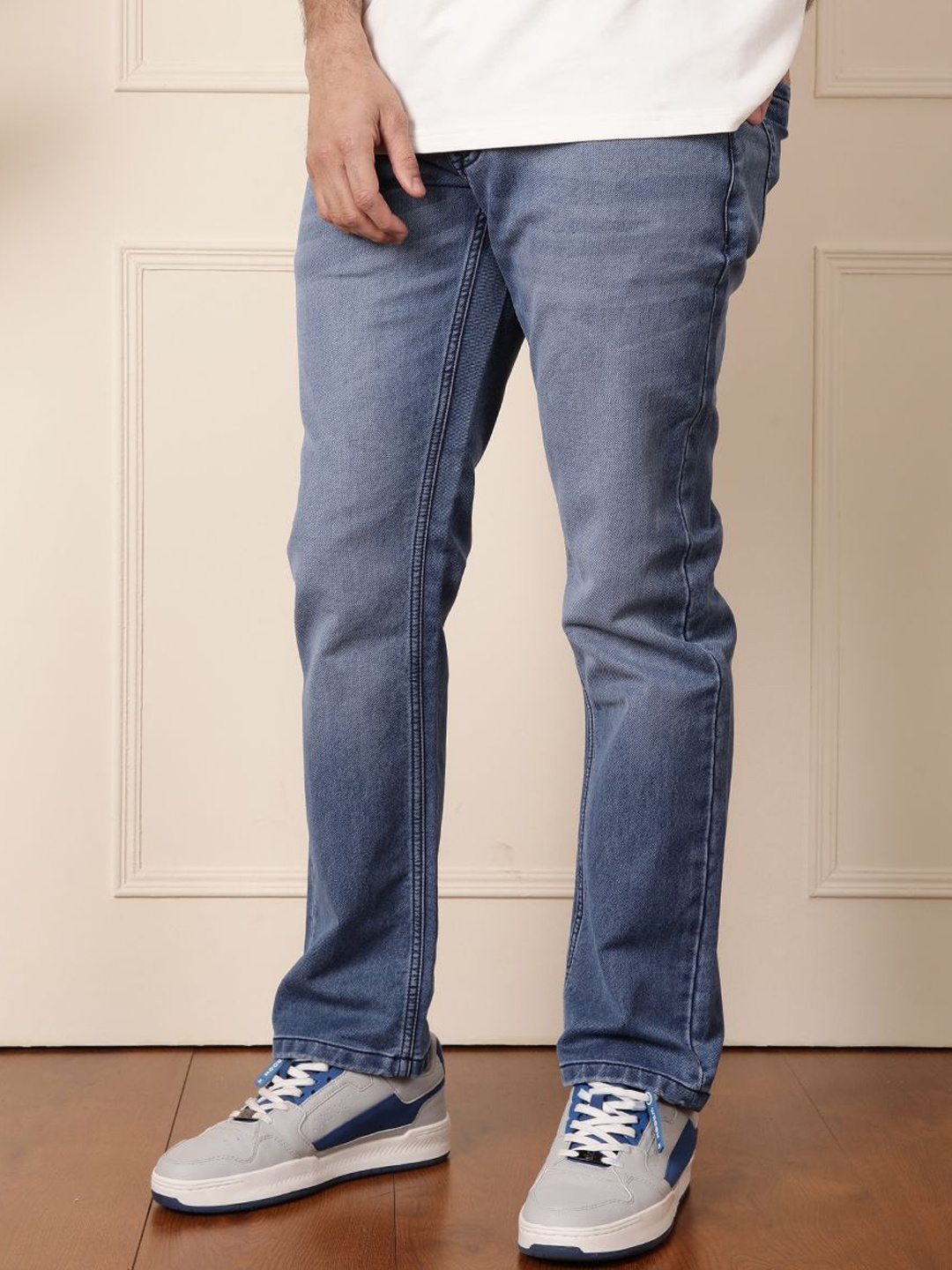 

WROGN Men Comfort Straight Fit Heavy Fade Jeans, Blue