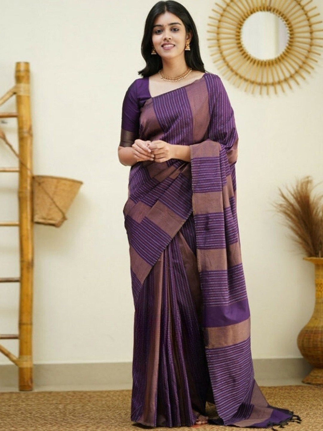 

APNISHA Woven Design Zari Pure Silk Banarasi Saree, Purple