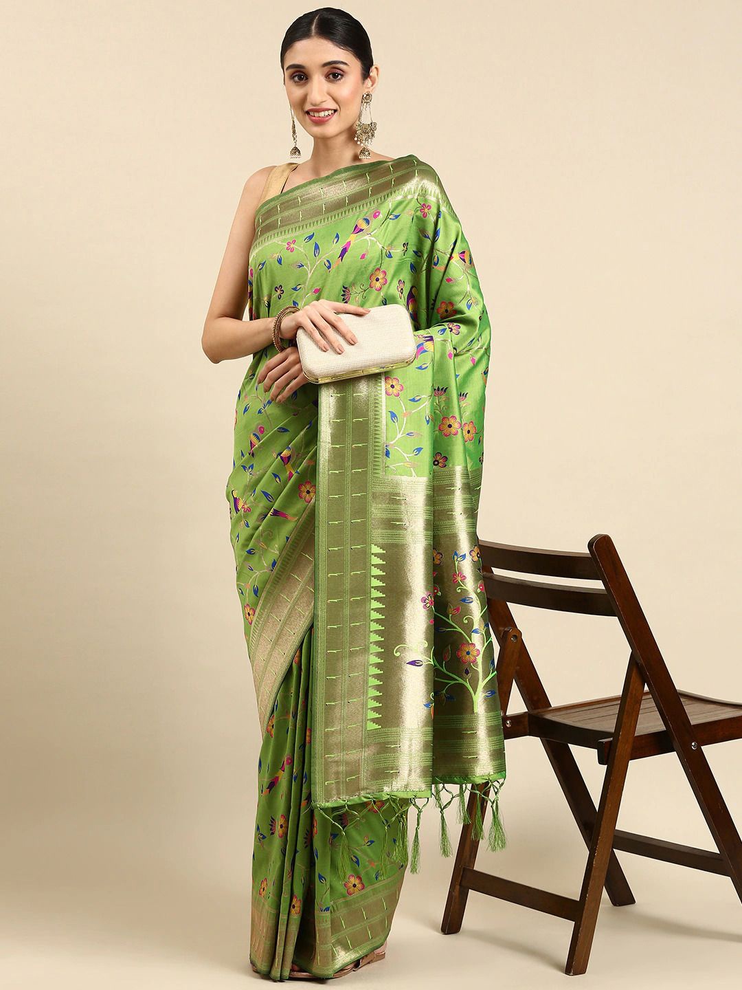 

DIVASTRI Floral Woven Design Zari Paithani Saree, Green