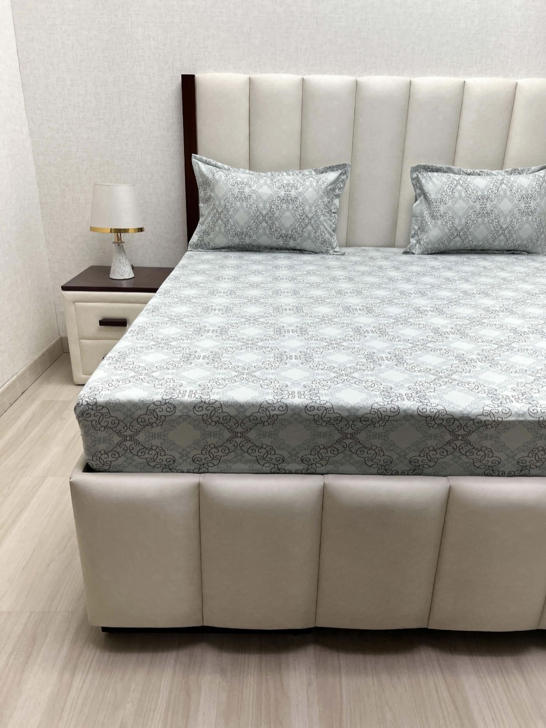 

Pure Decor Velar Fur Sib Blue Printed Cotton 330 TC King Bedsheet Set 2.74 m X 2.74 m