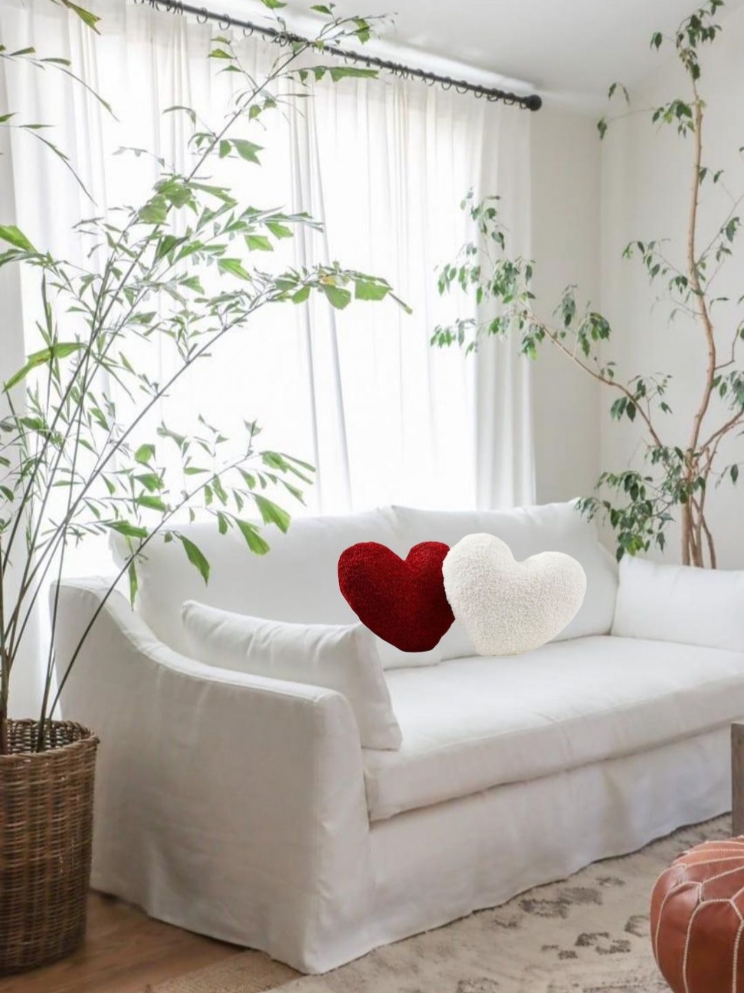 

THROWPILLOW White & Red 2 Pieces Heart Shaped Valentines Cushion Covers