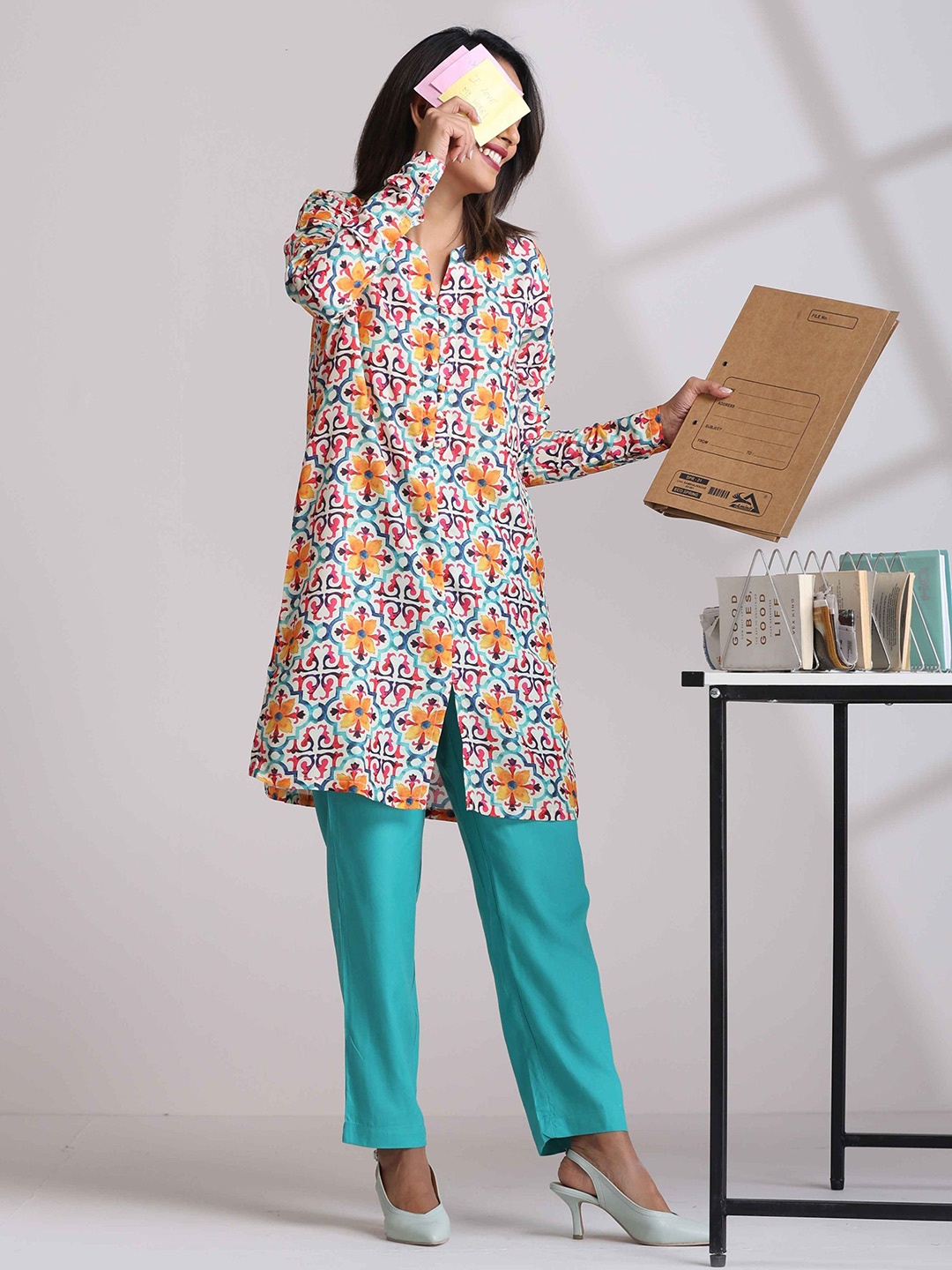 

trueBrowns Floral Printed Notch Neck Tunic with Trouser, Blue