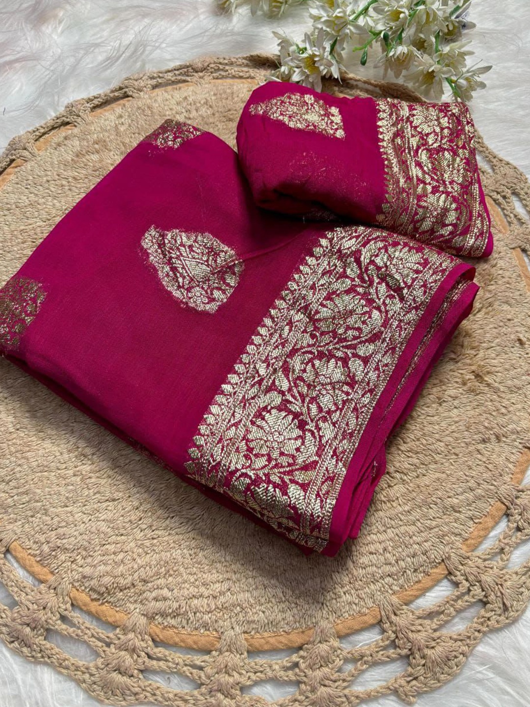 

PAYAL CREATION Woven Design Zari Pure Georgette Maheshwari Saree, Pink