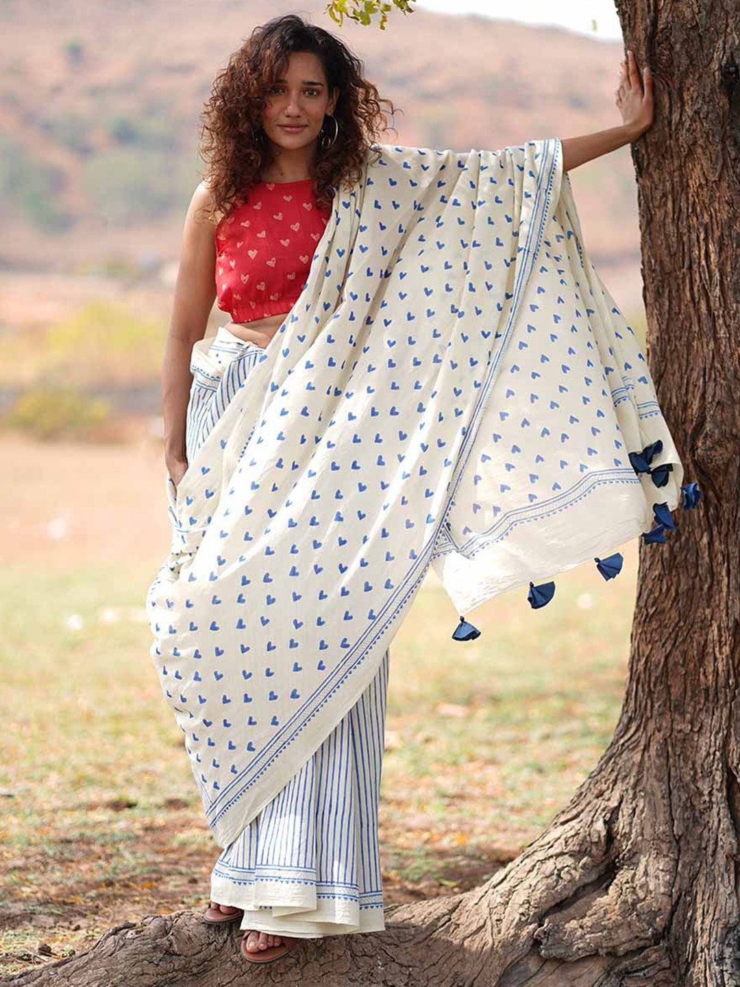 

Chidiyaa Phir Le Aya Dil Handblock Printed Cotton Saree, White