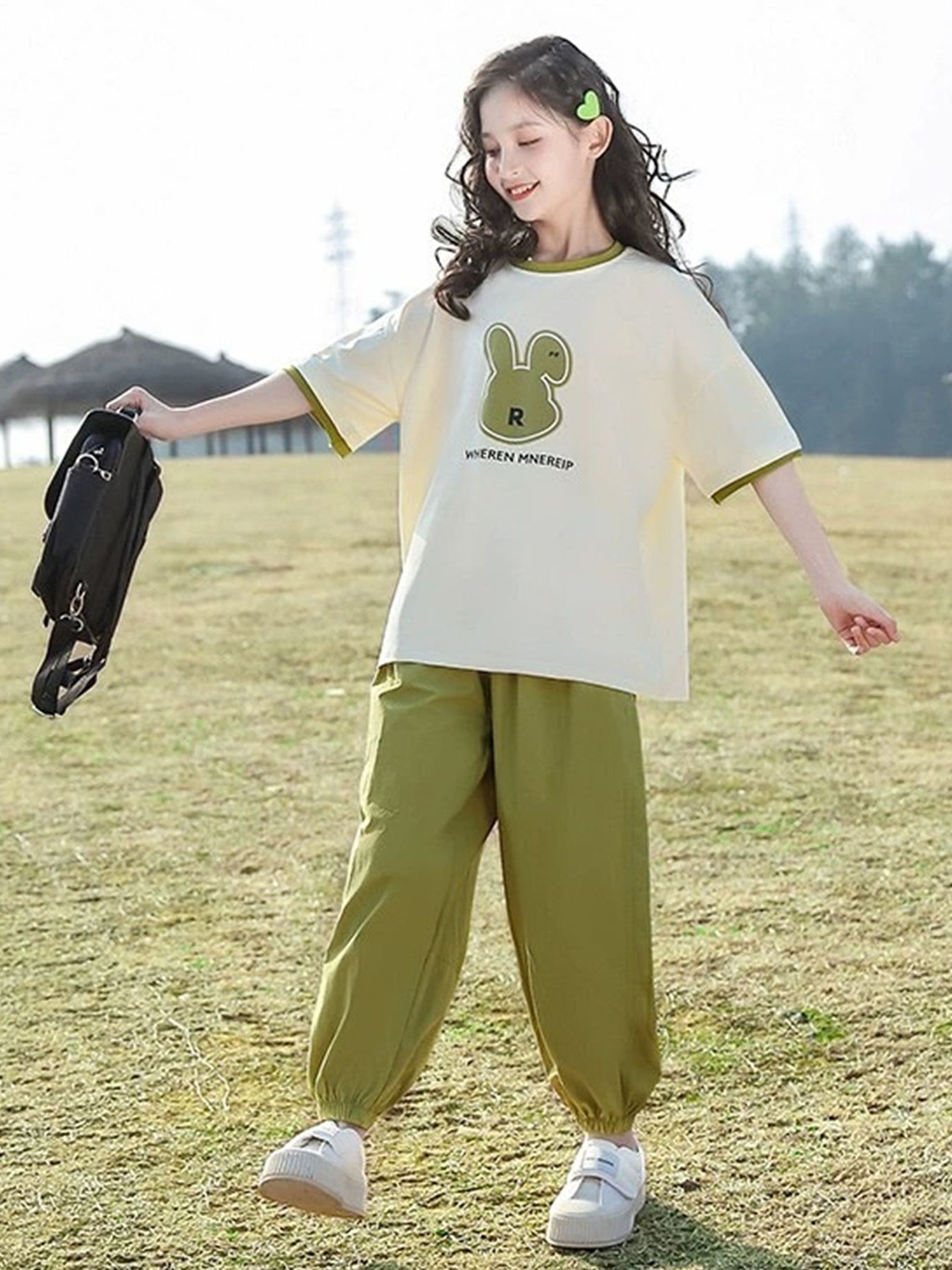 

LULU & SKY Girls Graphic Printed T-Shirt With Joggers, Off white