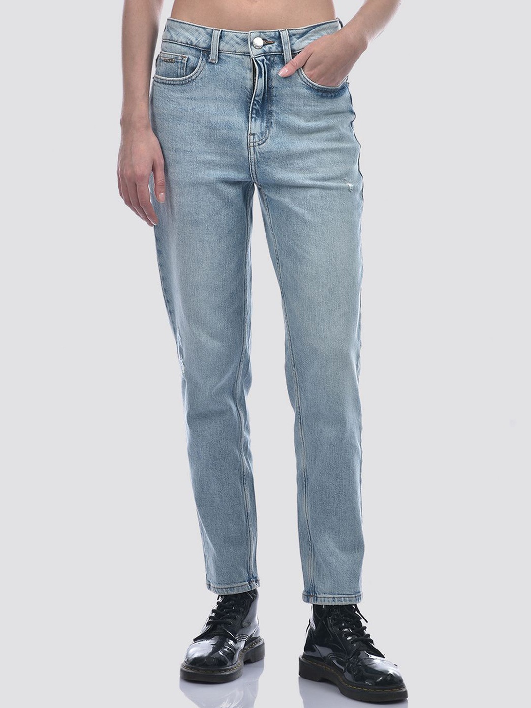 

ONLY Women Tapered Fit Low-Rise Cotton Jeans, Blue