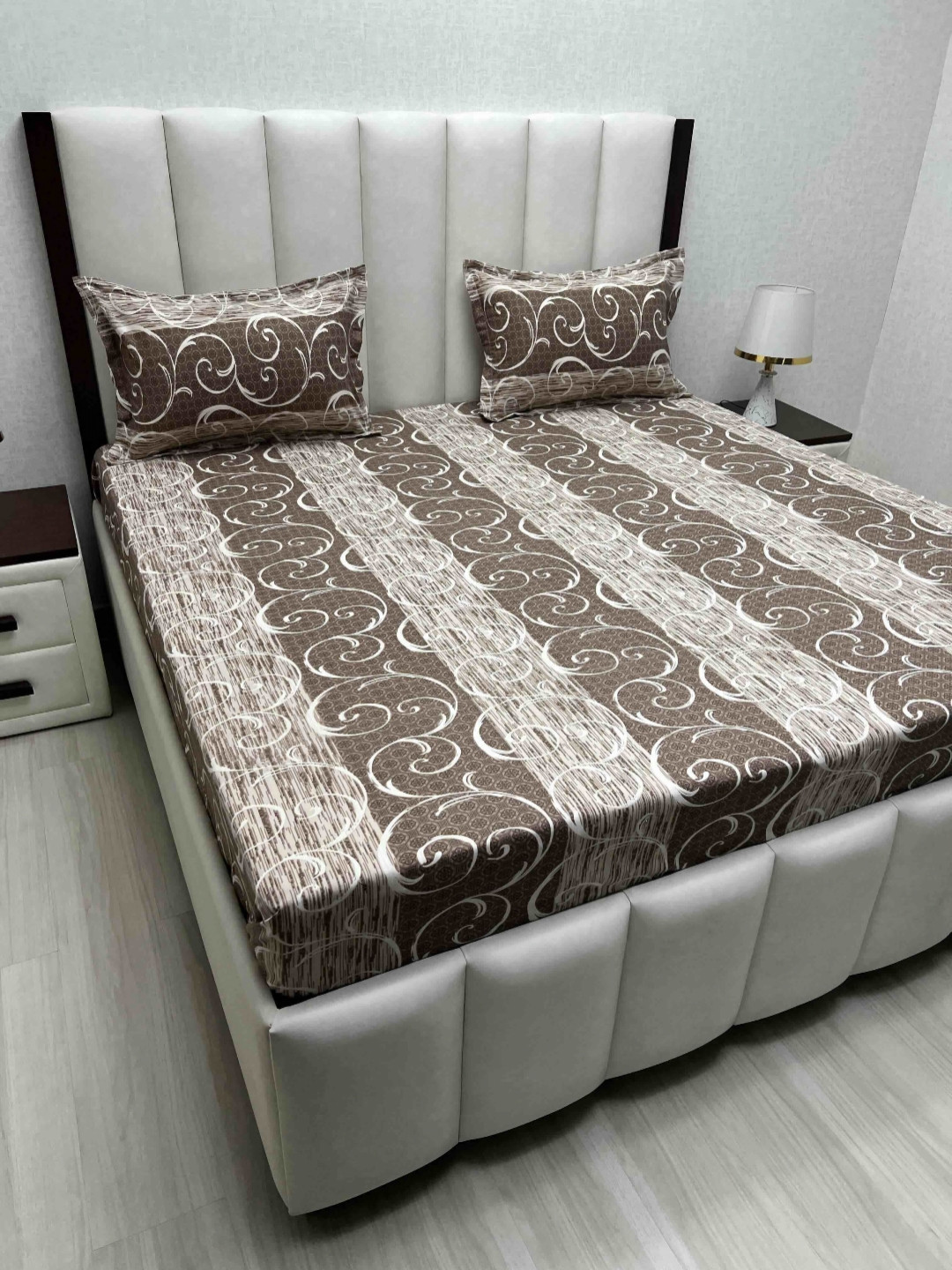 

Pure Decor Velar Fur Sib Brown Printed Pure Cotton 260TC King Bedsheet Set 2.74 m x 2.74 m