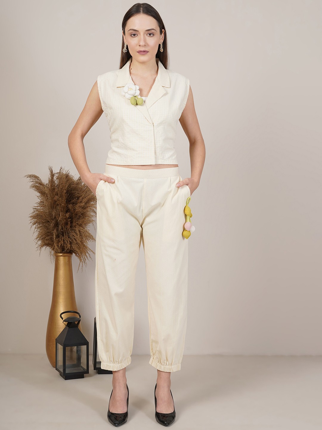 

SRIHA Checked Lapel Collar Sleeveless Organic Cotton Crop Top With Palazzos, Off white
