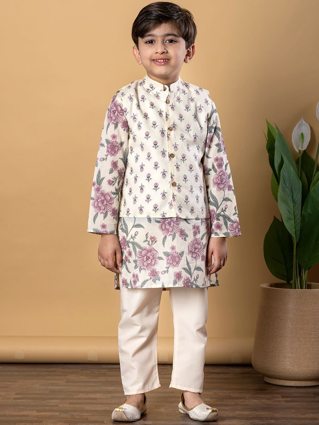 

Readiprint Boys Floral Printed Pure Cotton Kurta With Pyjamas & Nehru Jacket, Cream