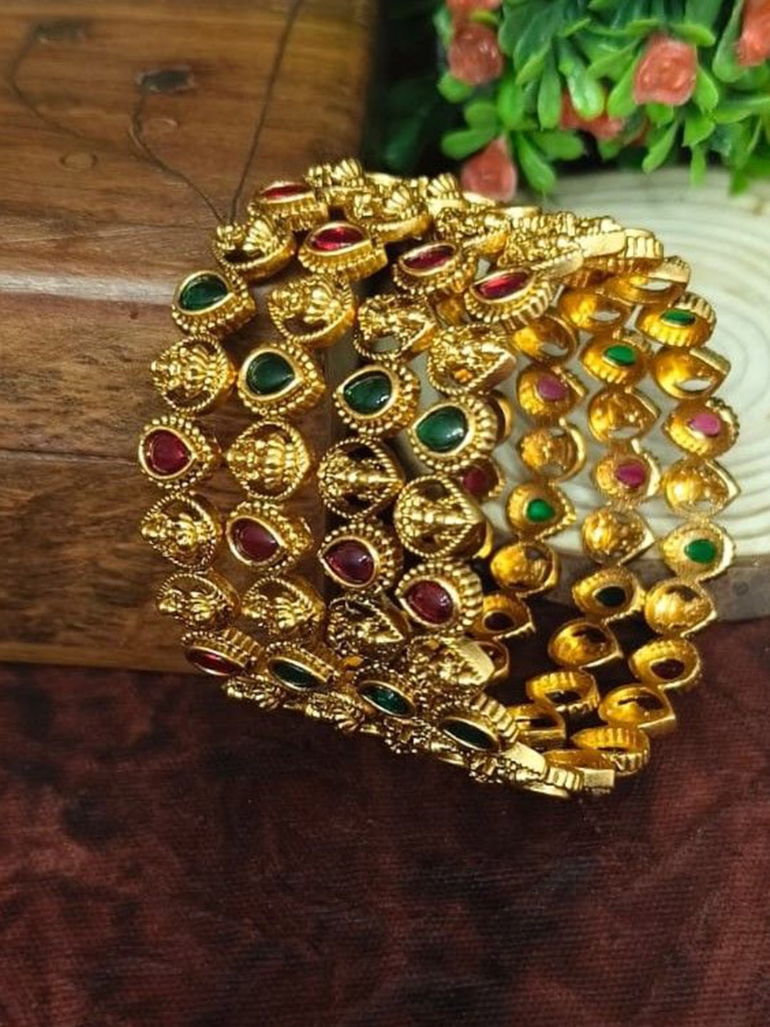 

SGA FASHION Set Of 4 Gold-Plated Laxmi Matte Kundan-Studded Bangles