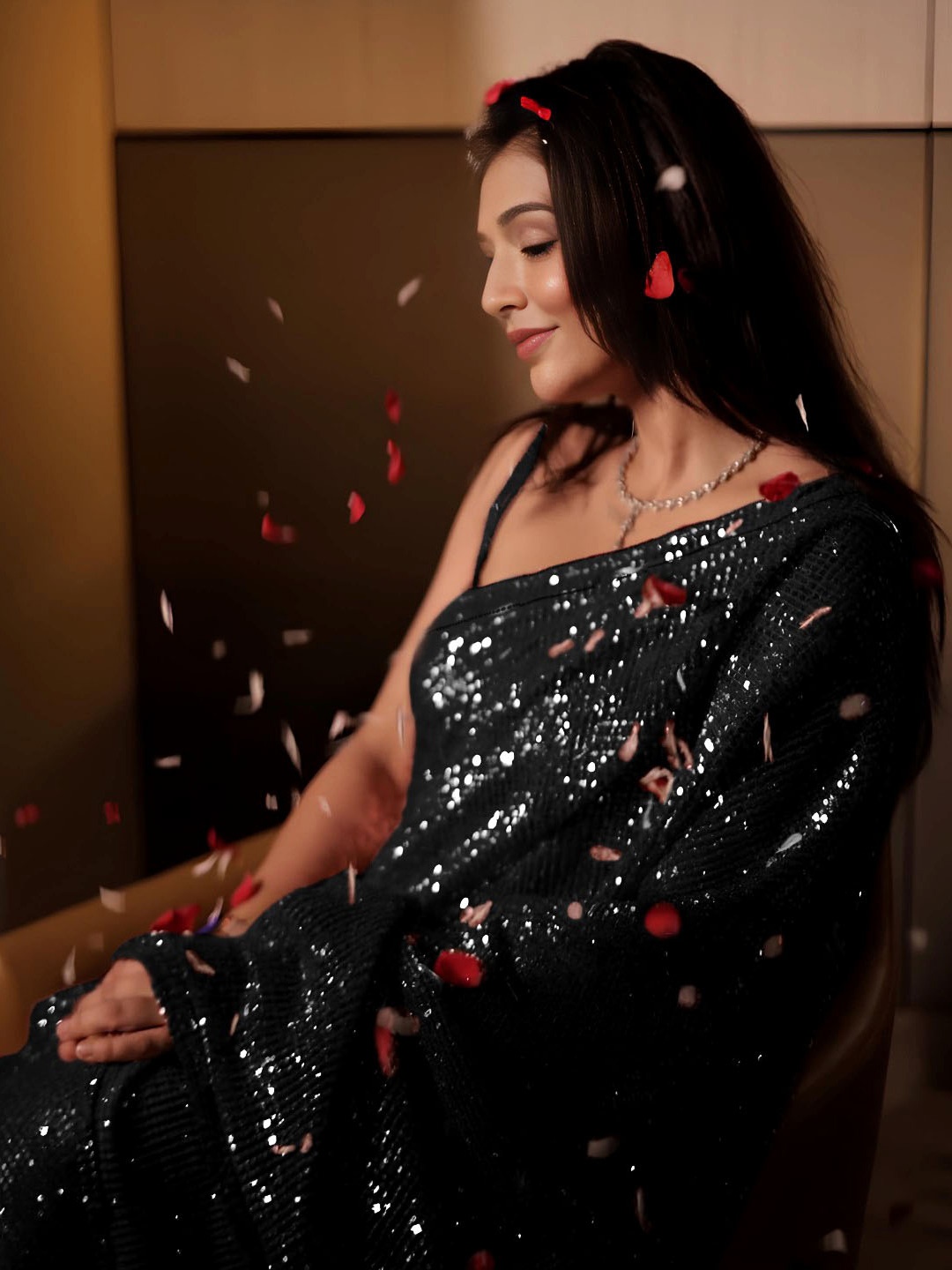 

ANJANI TEXTILE Embellished Sequinned Poly Georgette Heavy Work Saree, Black