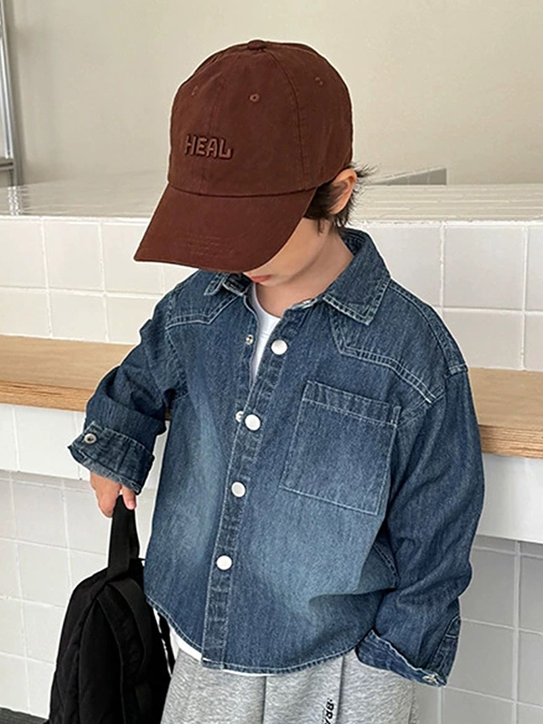 

LULU & SKY Boys Relaxed Fit Spread Collar Faded Cotton Casual Shirt, Blue