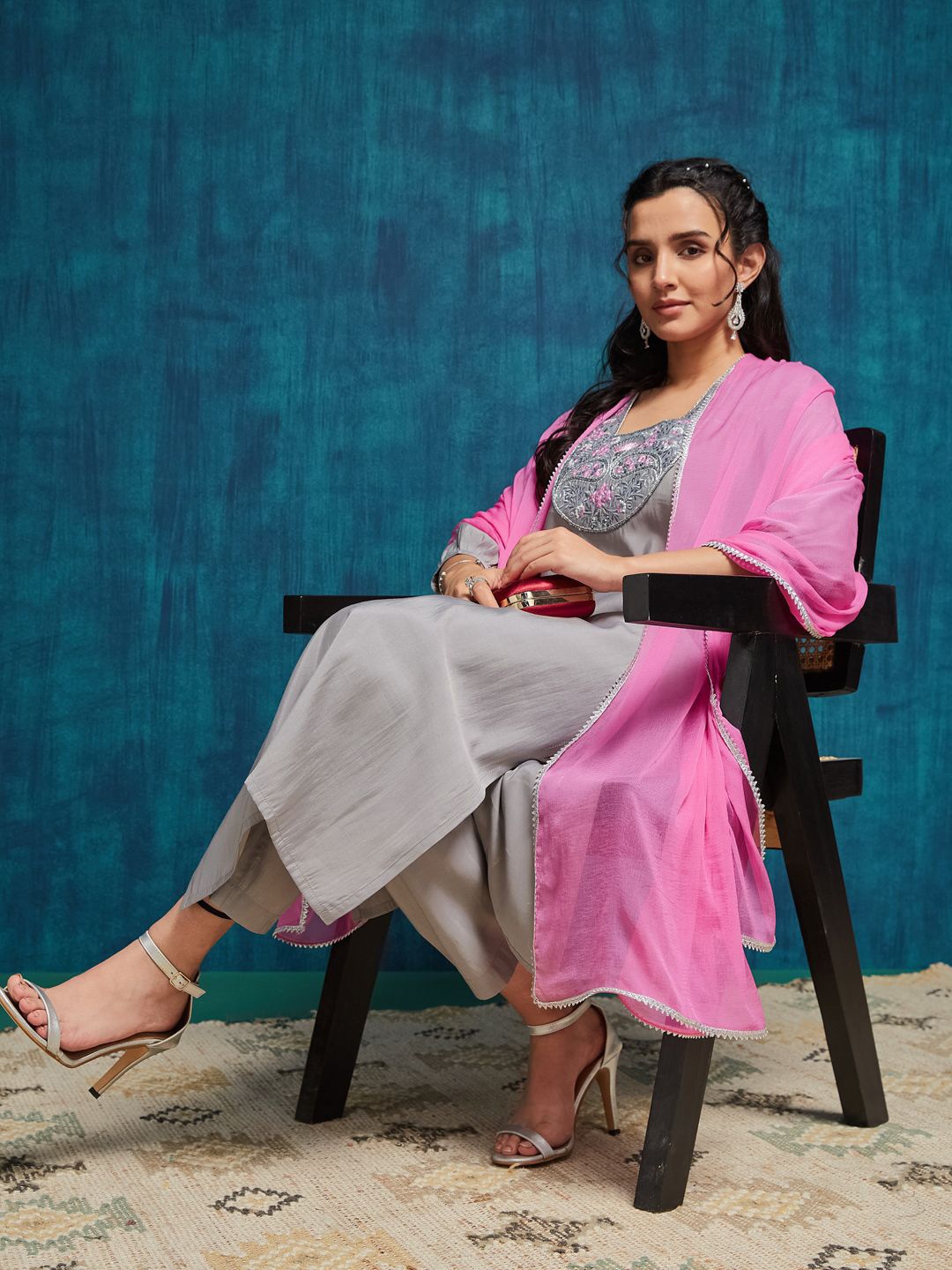 

SANSKAR Floral Embroidered Square Neck Sequinned Straight Kurta With Trouser & Dupatta, Grey