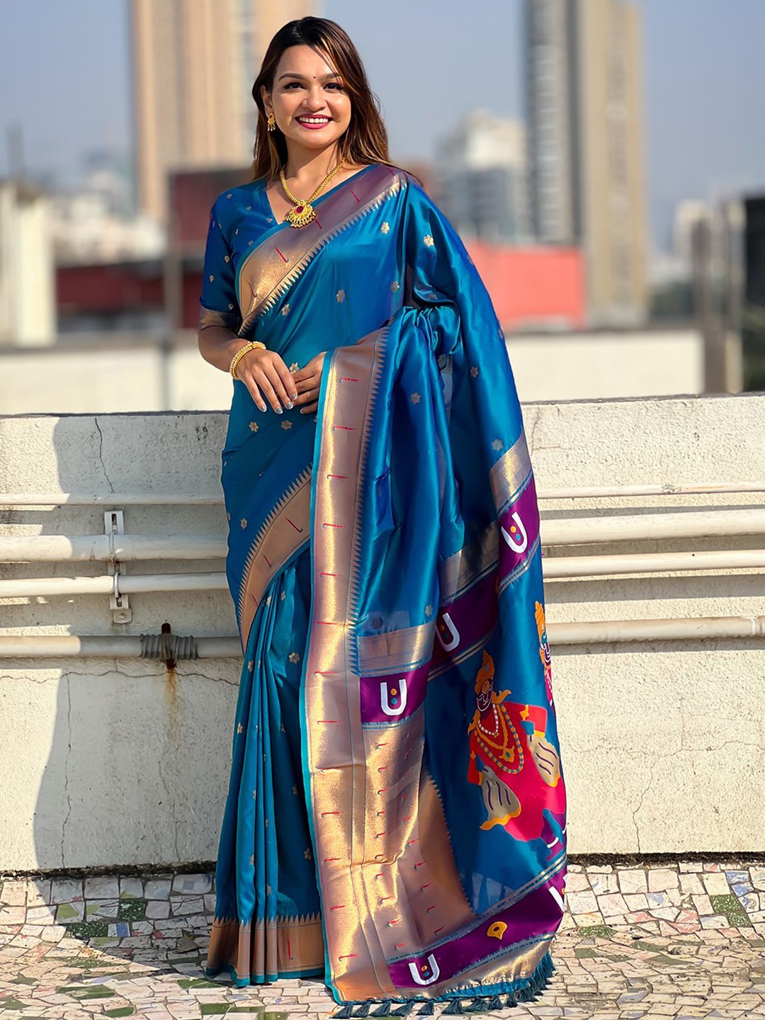 

LeeliPeeri Designer Woven Design Zari Paithani Saree, Blue