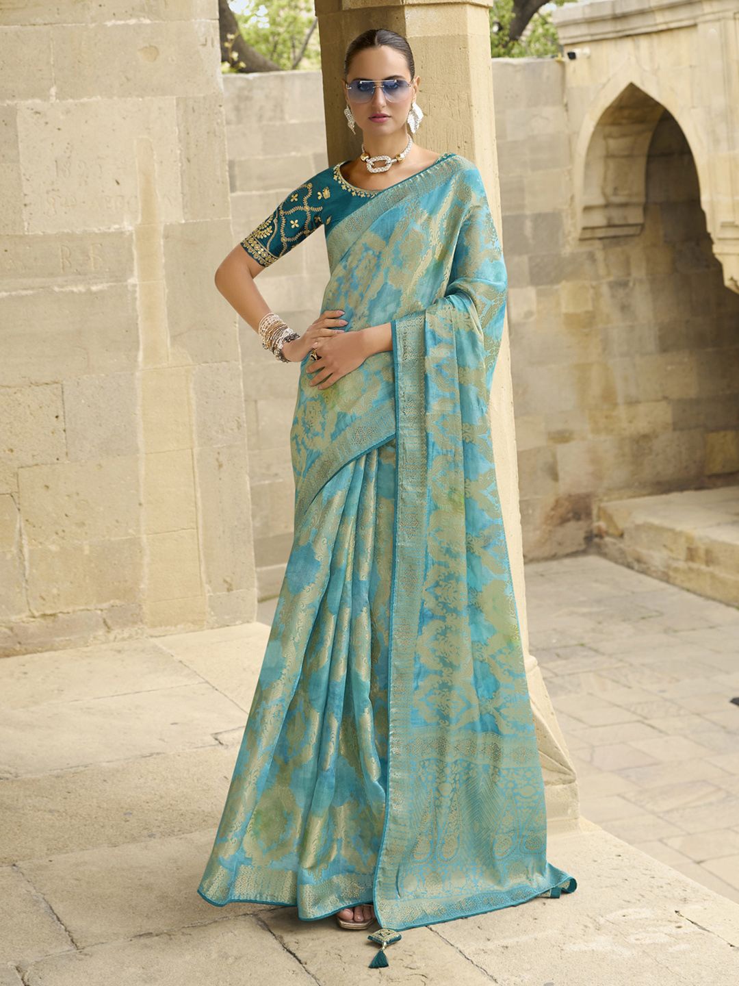 

Meena Bazaar Woven Design Saree, Sea green