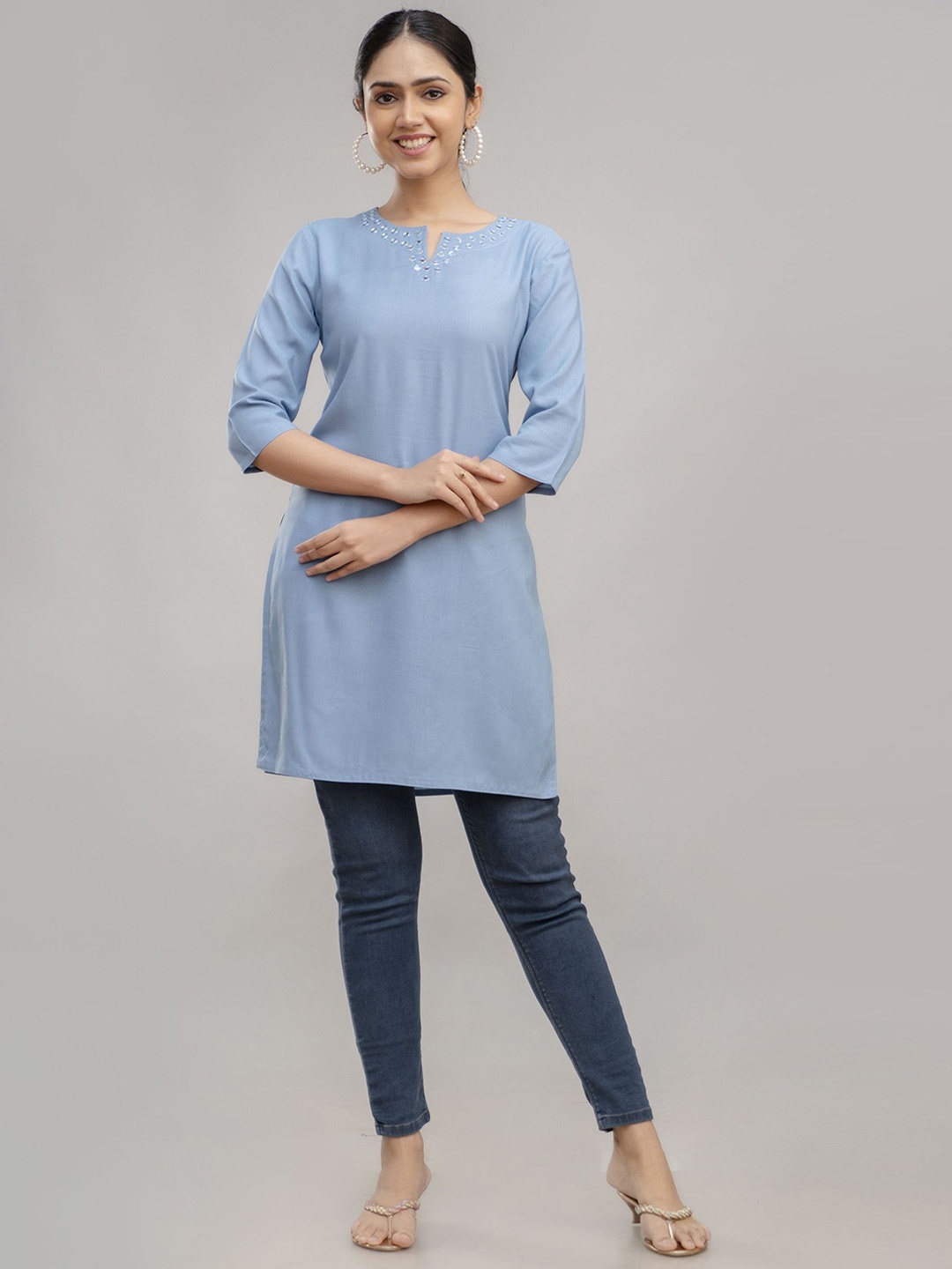 

KARAGRE Mirror Work Notch Neck Straight Kurta, Blue