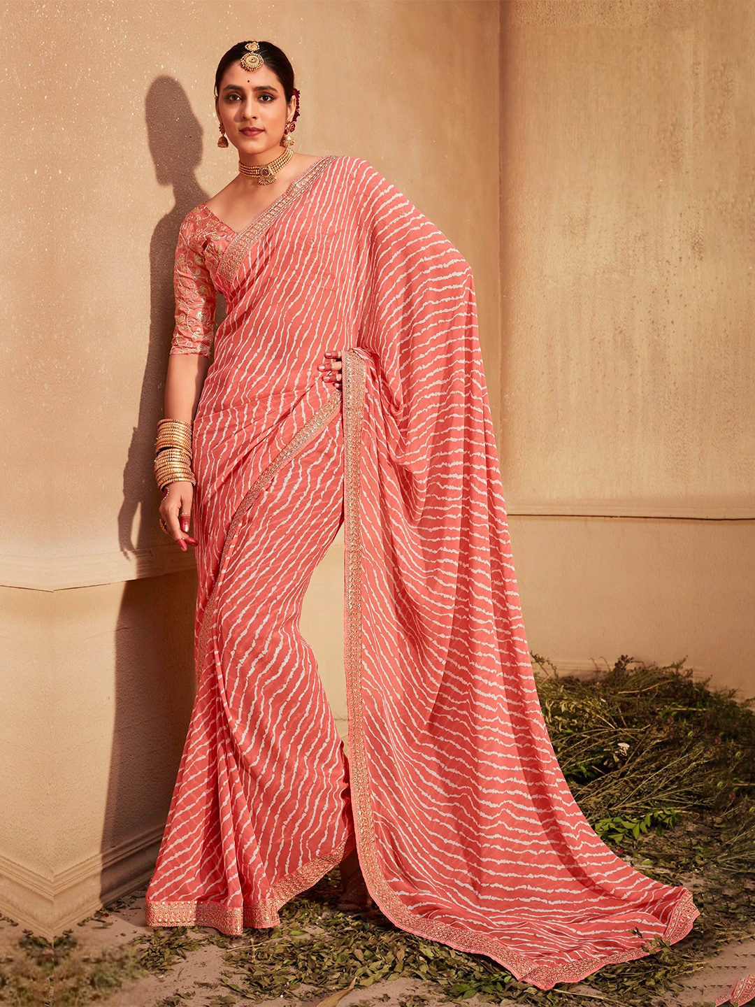 

DIVASTRI Leheriya Printed Embroidered Saree, Peach