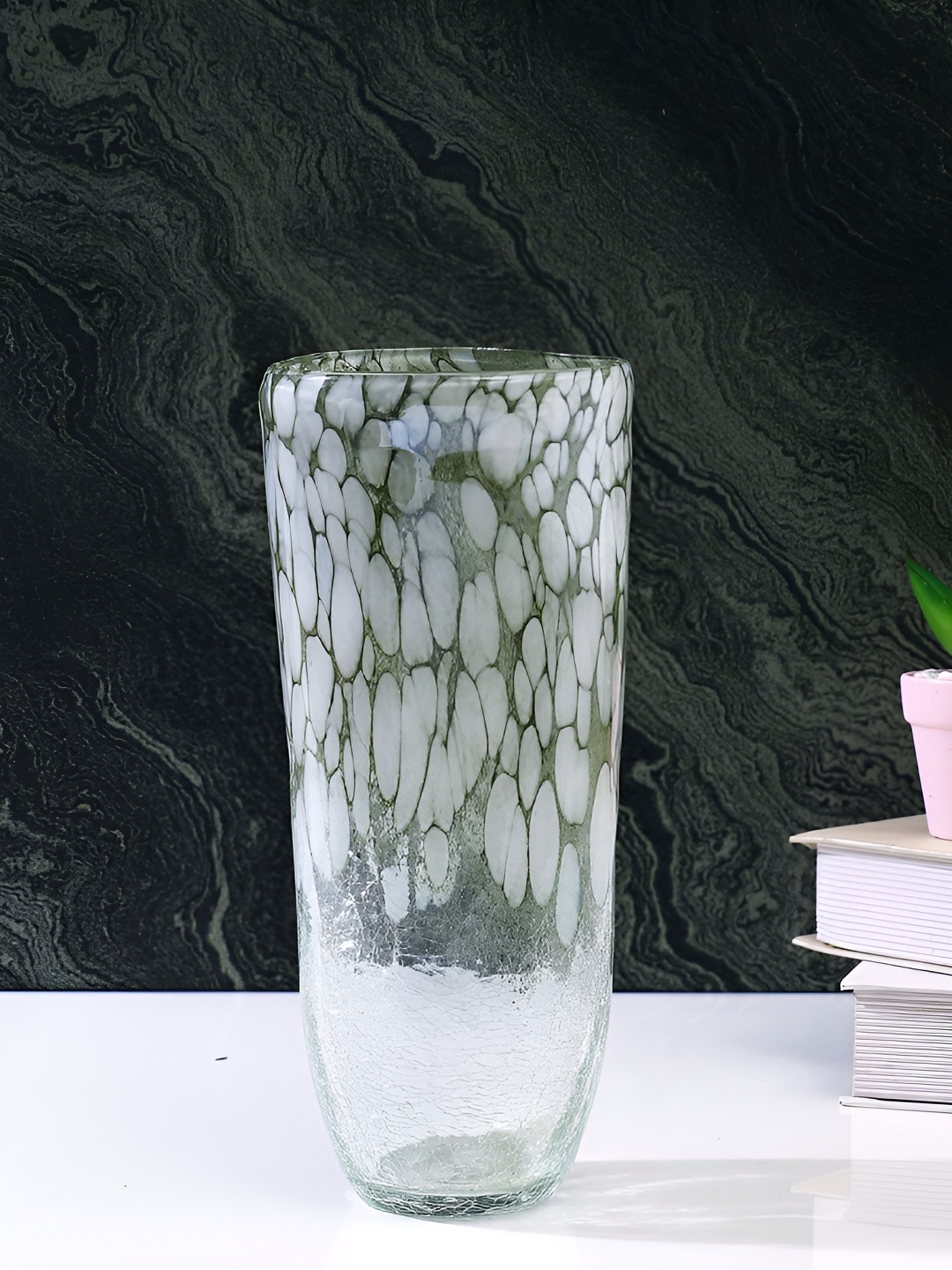 

TAYHAA Green & White Speckled Glass Flower Vase