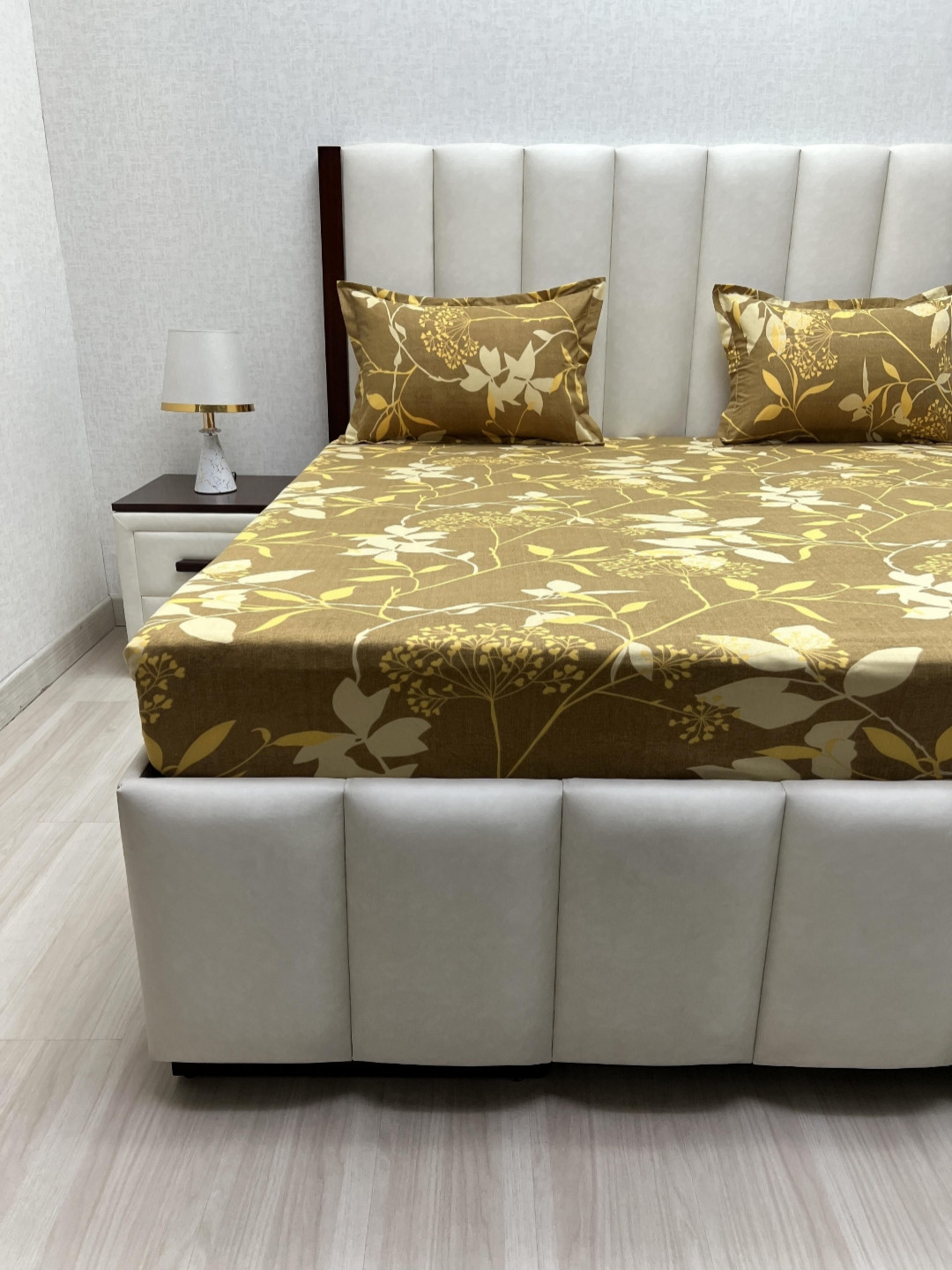 

Pure Decor Velar Fur Sib Brown Printed Cotton 400 TC King Bedsheet Set 2.74 m X 2.74 m