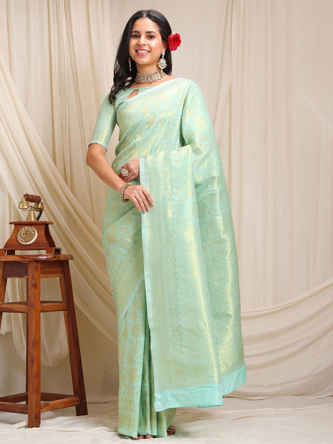 

KAVINDI Woven Design Zari Pure Silk Kanjeevaram Saree, Sea green