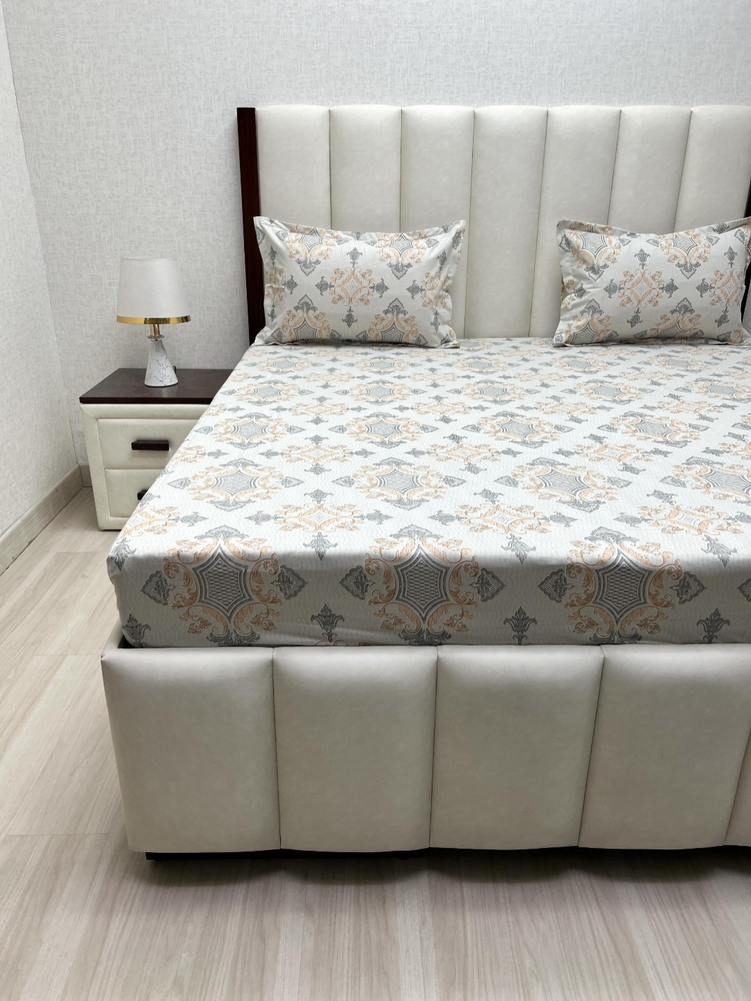 

Pure Decor Velar Fur Sib Grey Printed 350 TC Pure Cotton King Bedsheet Set 2.74m X 2.74m