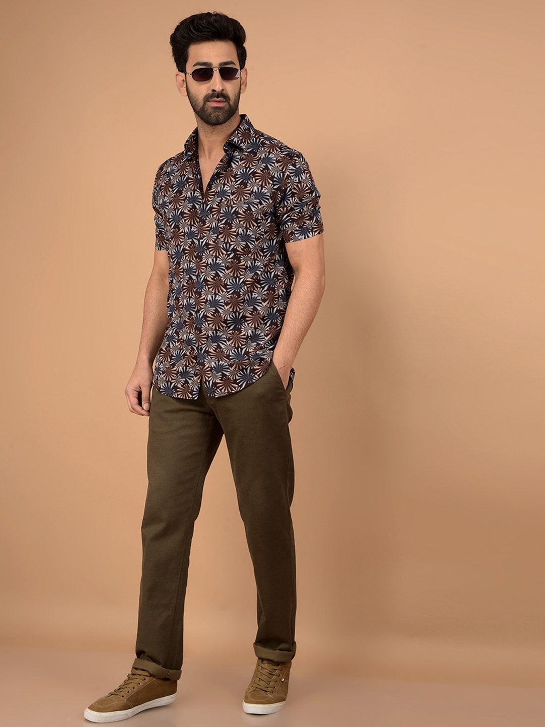 

Crimsoune Club Men Classic Slim Fit Spread Collar Floral Printed Cotton Casual Shirt, Brown