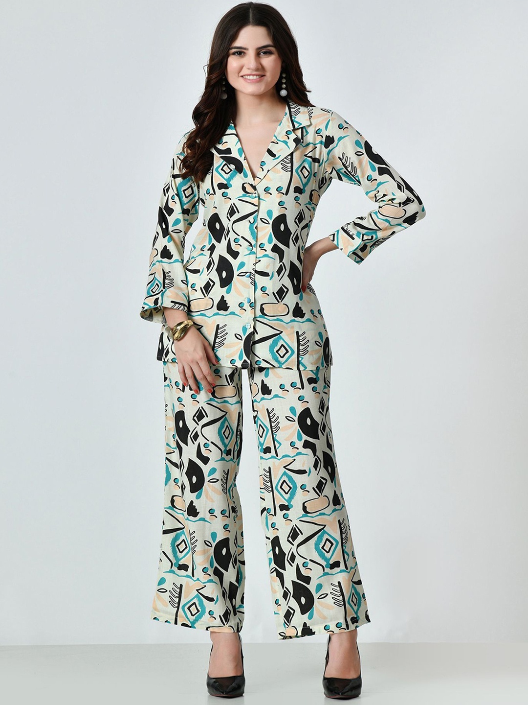 

VAPPSYAM Abstract Printed Shirt With Trouser Co-Ords, Green