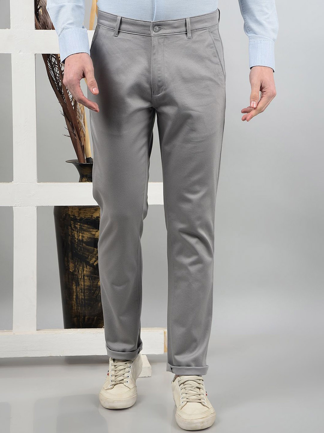 

Crimsoune Club Men Printed Smart Slim Fit Chinos Trousers, Grey