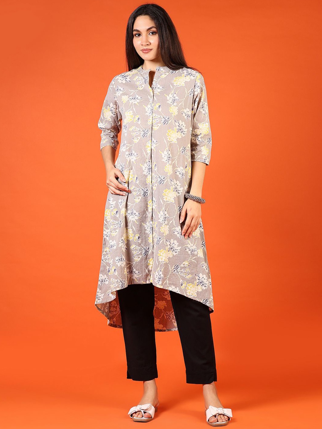 

V-Mart Floral Printed Mandarin Collar A-Line Kurta, Beige