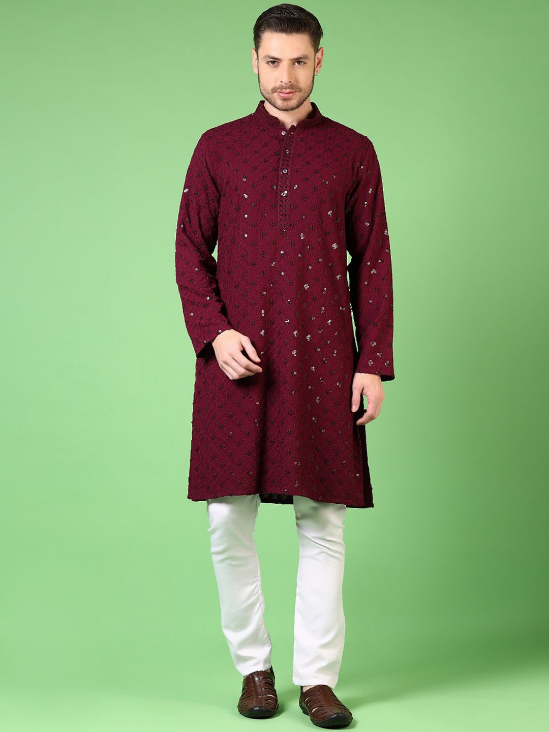 

V-Mart Floral Embroidered Sequinned Work Mandarin Collar Straight Kurta With Pyjamas, Maroon