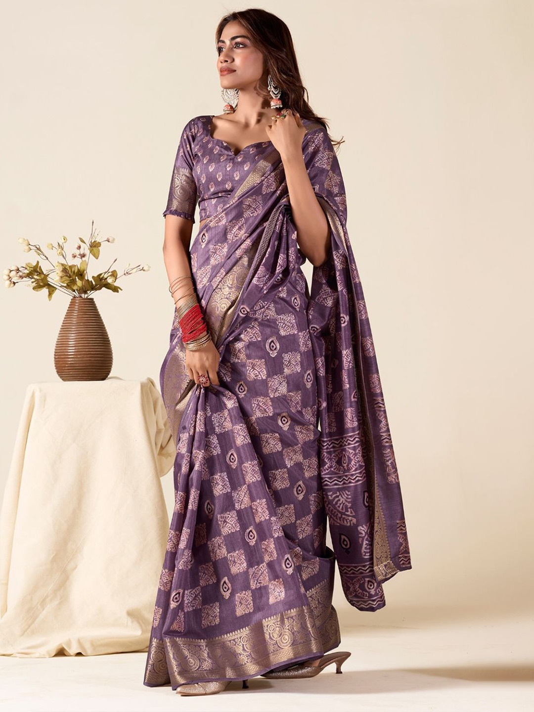 

DEVATITHI Lavender Soft Dola Silk Saree