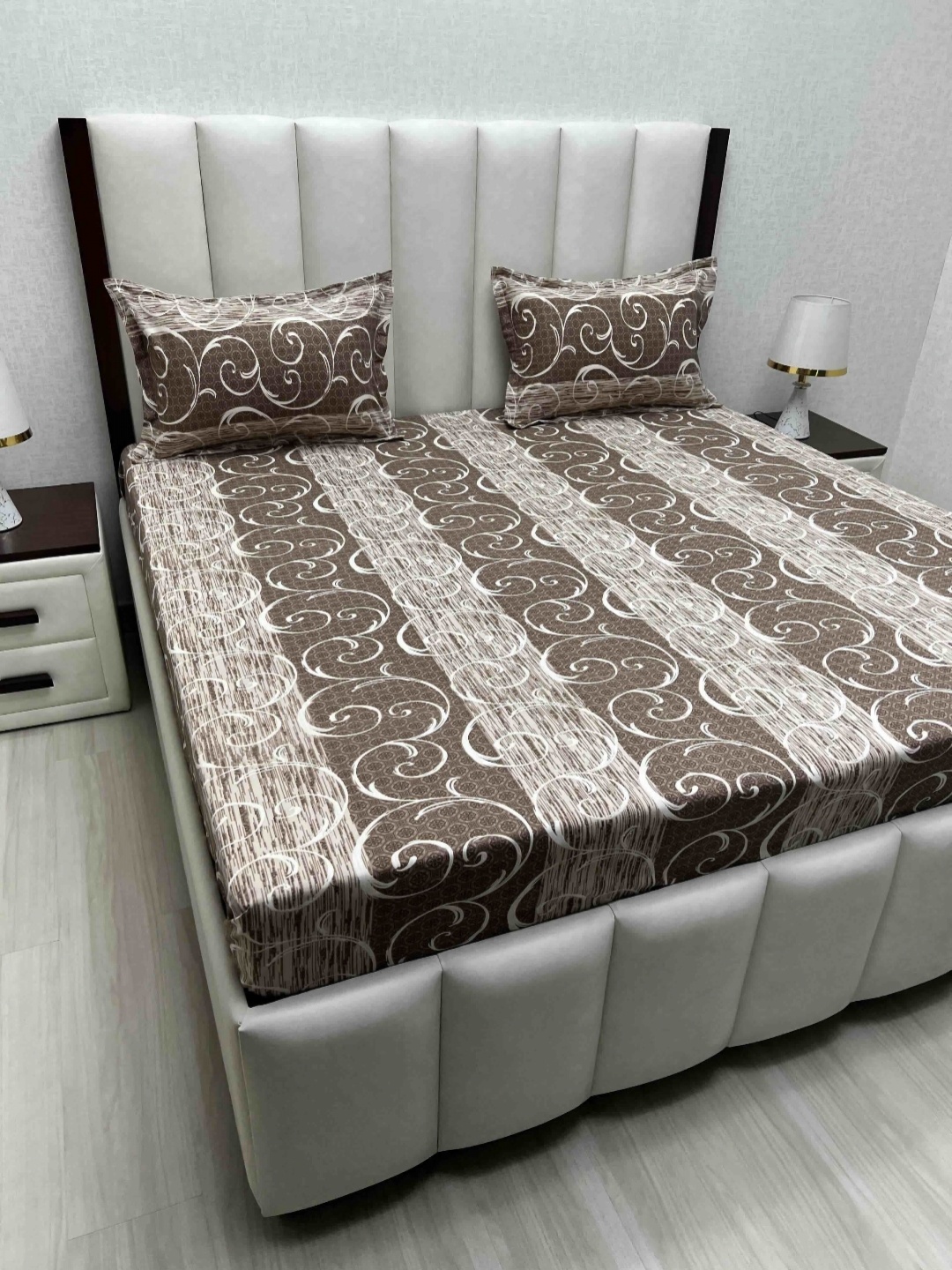 

Pure Decor Brown & White Printed Cotton 240 TC King Bedsheet Sets - 2.74 m x 2.74 m