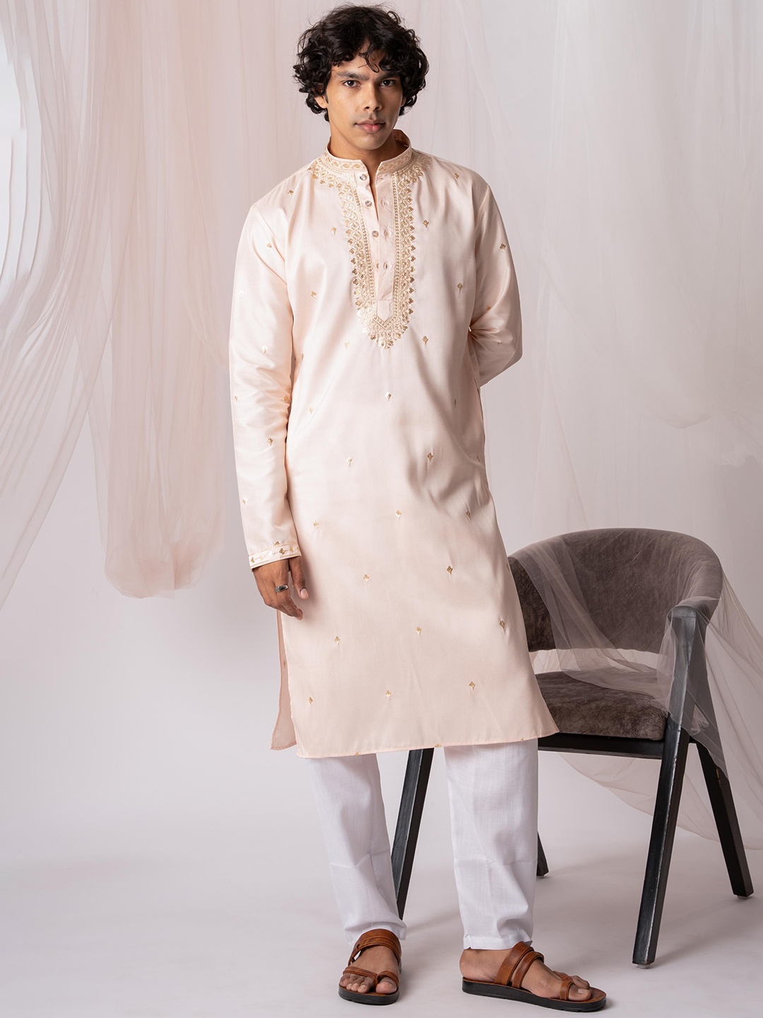 

5 Stitch Ethnic Motifs Embroidered Sequinned Band Collar Straight Kurta With Pyjamas, Peach
