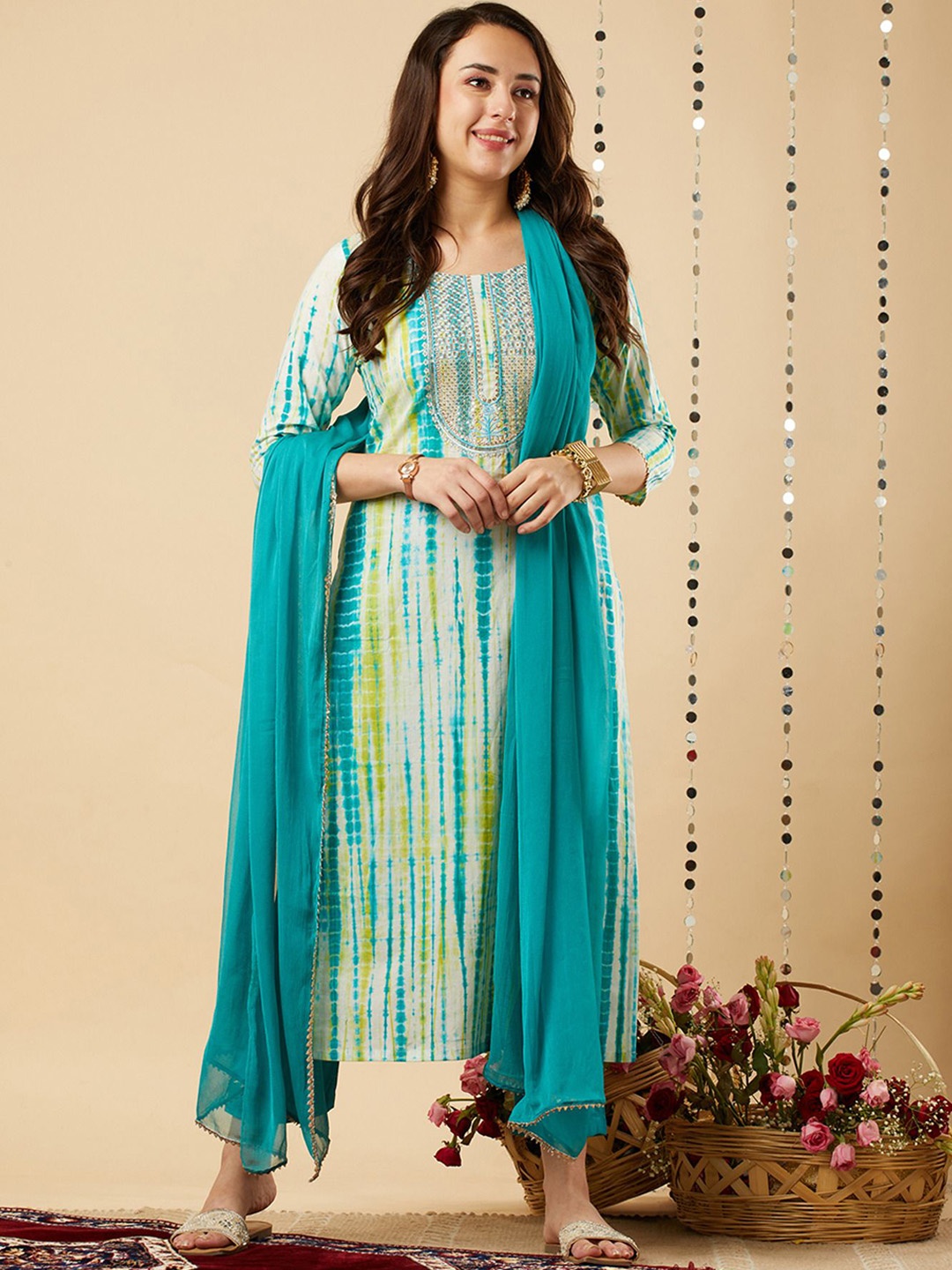 

DIVASTRI Women Dyed Regular Sequinned Kurta with Trousers & With Dupatta, Turquoise blue