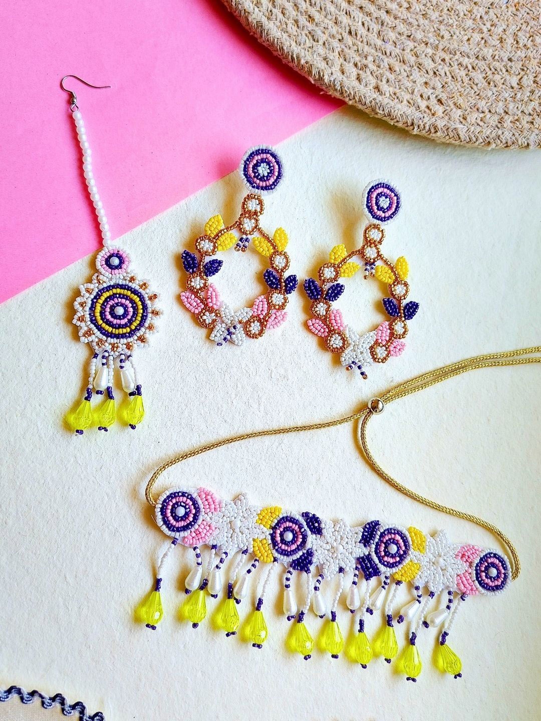 

Sangria White Gold-Plated Artificial Beaded Floral Boho Bridal Jewellery Set & Maang Tika