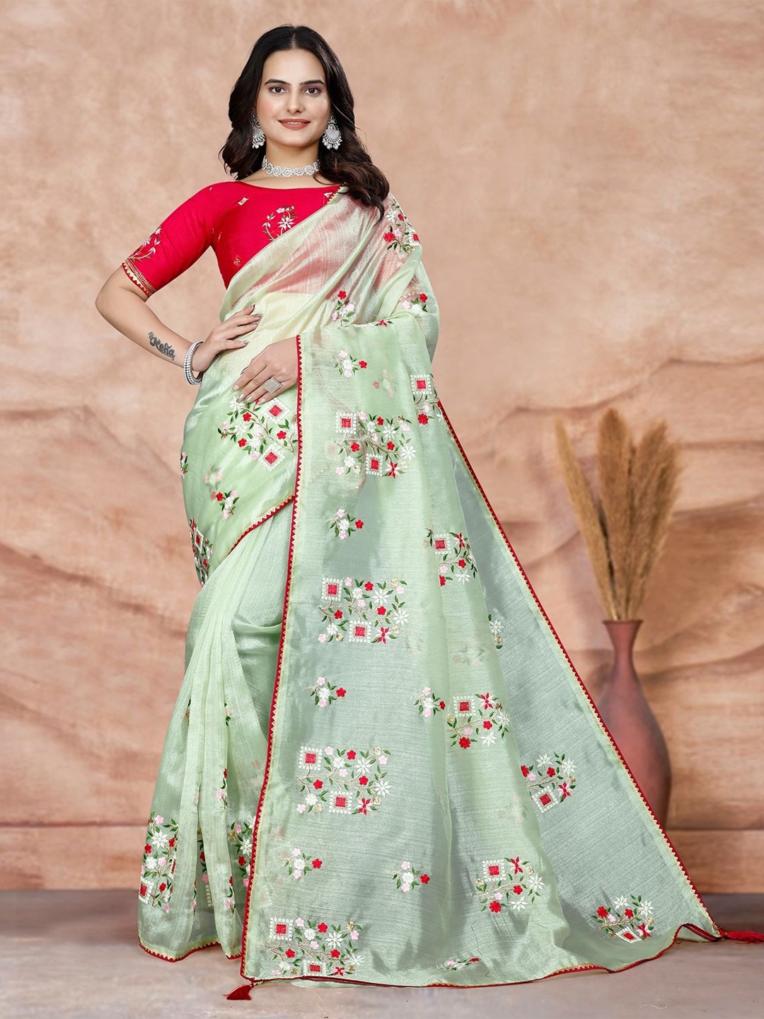 

DHRUTI CREATION Women Floral Embroidered Organza Heavy Work Saree, Green