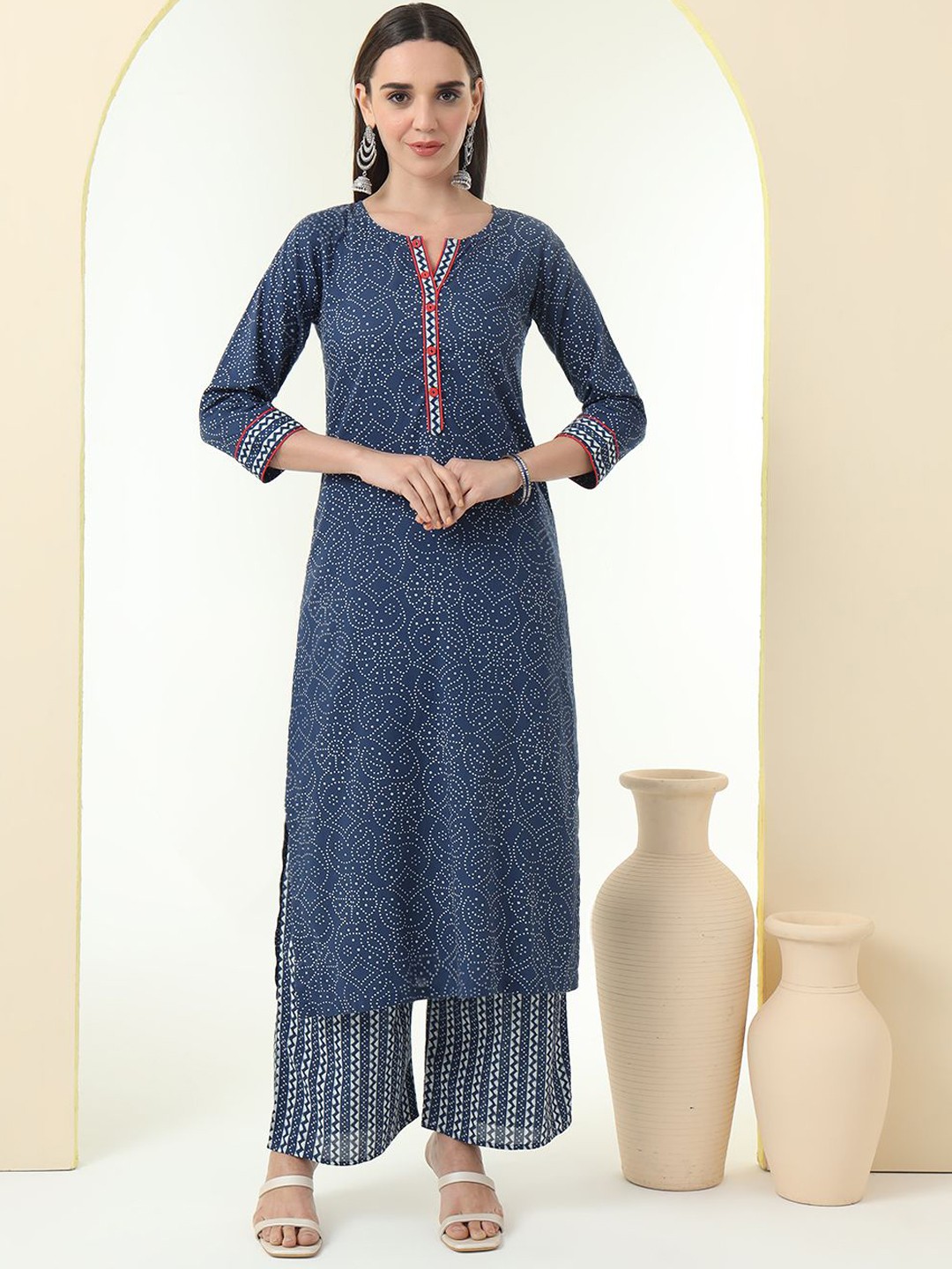 

Tissu Floral Printed Straight Pure Cotton Kurta with Palazzos, Navy blue