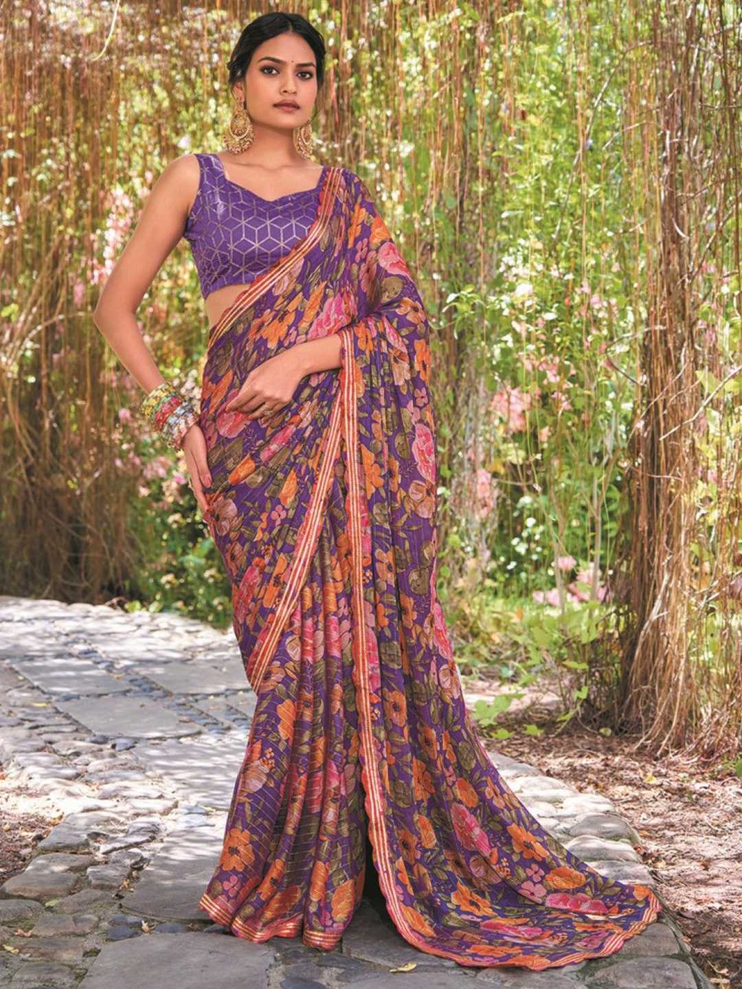 

DIVASTRI Floral Sequinned Poly Chiffon Saree, Purple