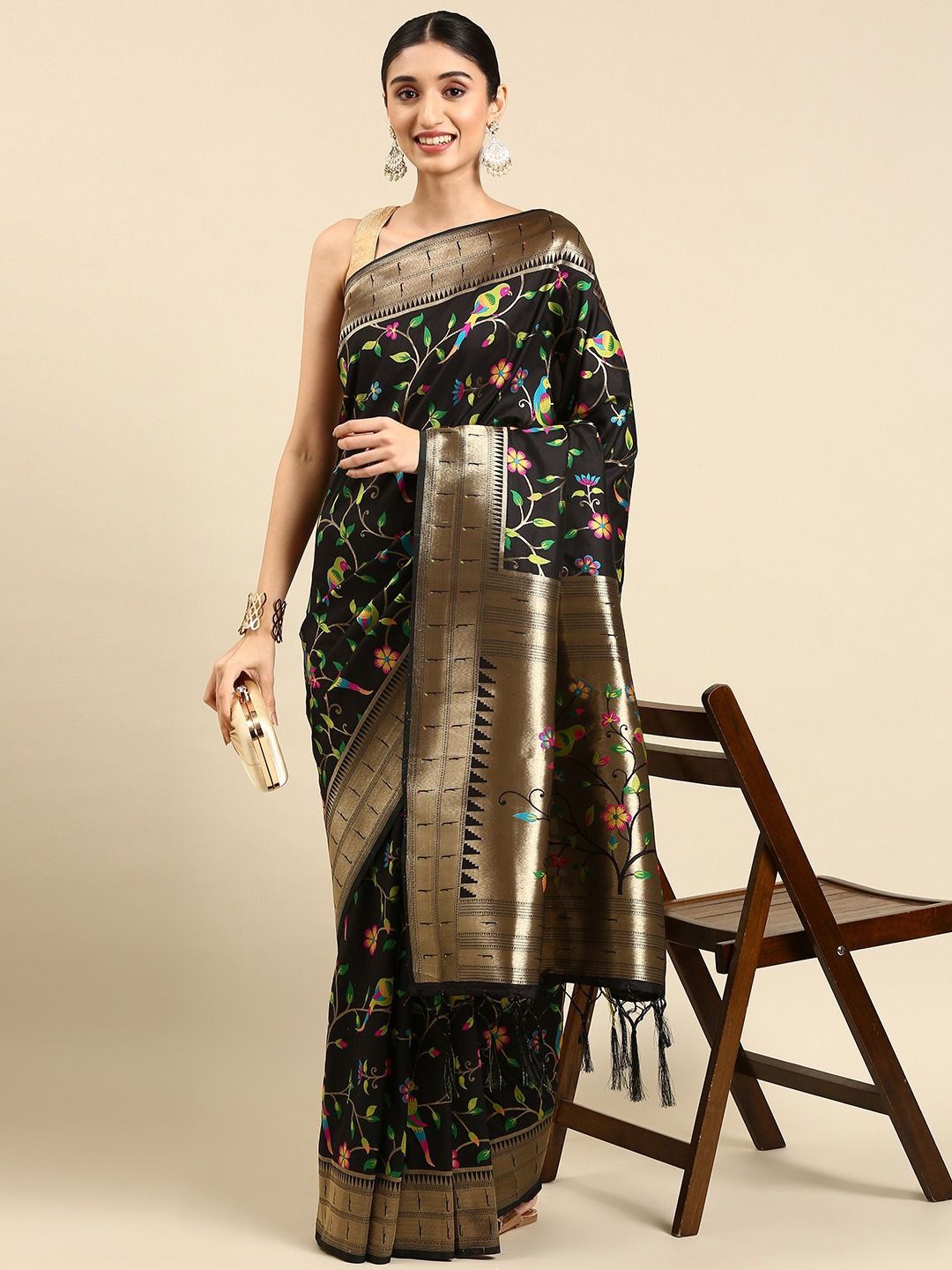 

DIVASTRI Woven Design Zari Paithani Saree, Black